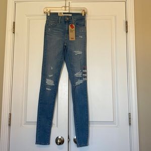 Levi’s NWT sz 00 Long/ W24 L32 720 high-rise super skinny